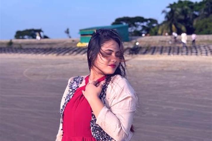 Clara, 32 — Escort in Dohazari, Bangladesh