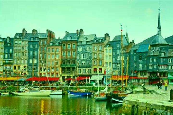 Clara, 32 — Escort in Gonneville-sur-Honfleur, France