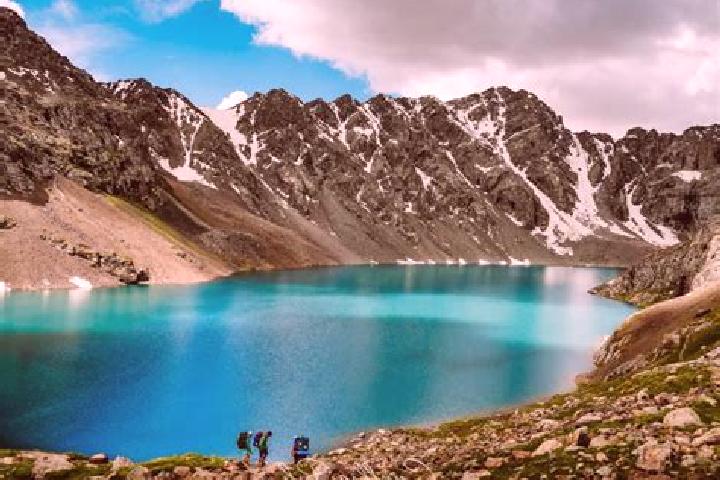 Clara, 32 — Escort in Kara-Kulja, Kyrgyzstan