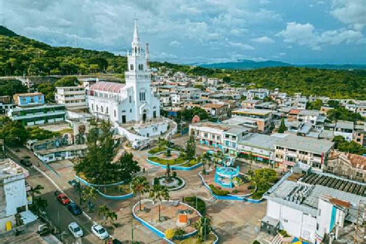 Clara, 32 — Escort in Montecristi, Ecuador