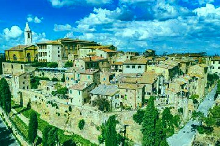 Clara, 32 — Escort in Pienza, Italy