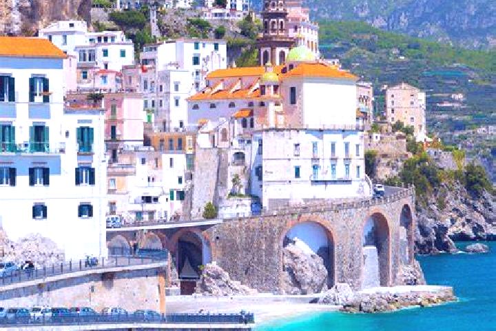 Clara, 32 — Escort in Zeccone, Italy