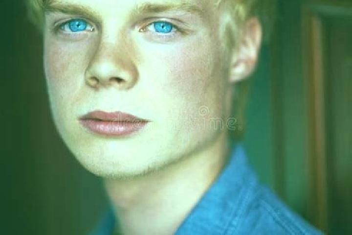 Clara, 33, a blonde blue-eyed caucasian companion based in Mulandoro. Offering Deep French Kissing, Roleplay, GFE, Erotic Massage. Available for incall and o...