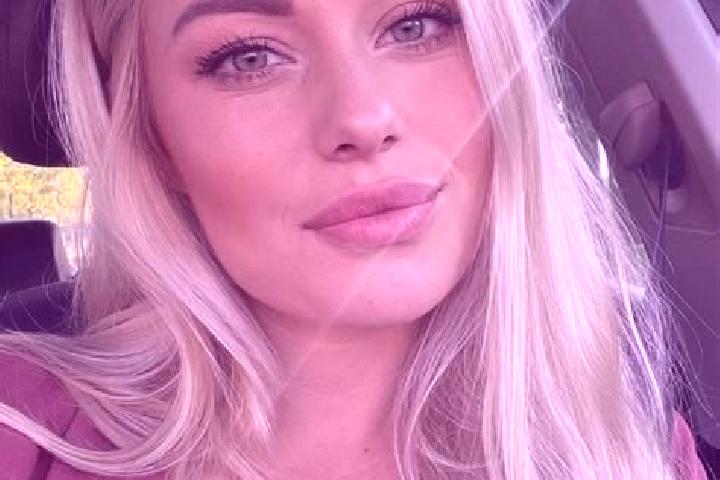 Clara, 33, a blonde hazel-eyed european companion based in Waimes. Offering Deep French Kissing, A-Level, Dinner Date, Erotic Massage. Available for incall a...