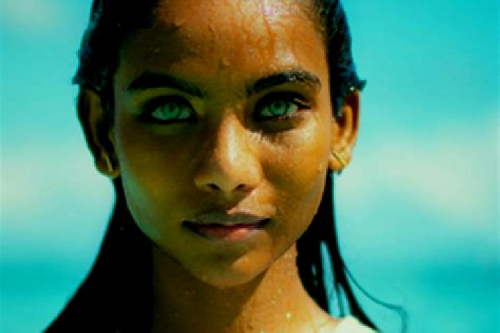 Clara, 33, a chestnut blue-eyed indian companion based in Ceriale. Offering CIM, Overnight, GFE. Available for incall and outcall, day and evening dates.