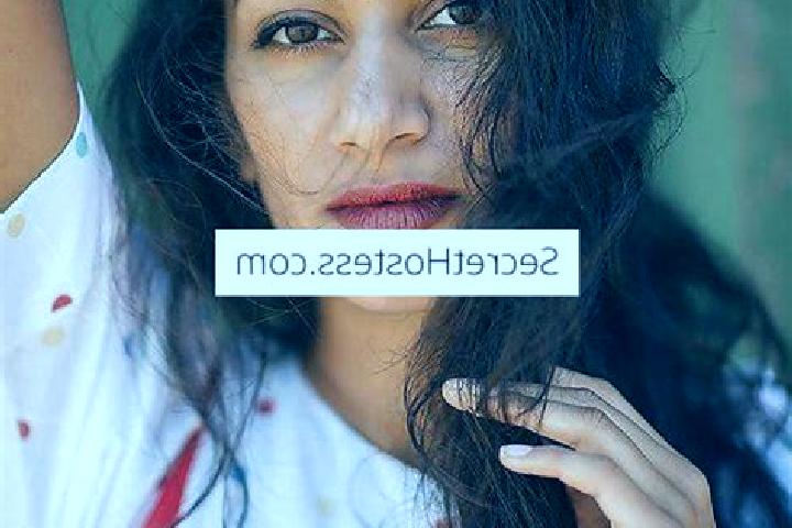 Clara, 33, a red dark-eyed indian companion based in Canillas de Aceituno. Offering Fetish, Roleplay, Massage, GFE, Girlfriend Experience. Available for inca...