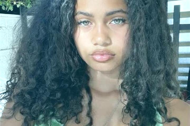 Clara, 33, a red green-eyed mixed companion based in Kebli. Offering Couples, Deep French Kissing, Domination. Available for incall and outcall, overnight bo...
