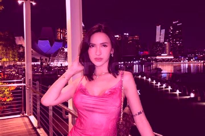 Clara, 33 — Escort in Petworth, United States