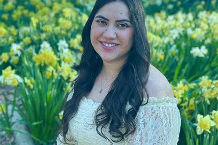 Clara, 33 — Escort in Phillipston, United States