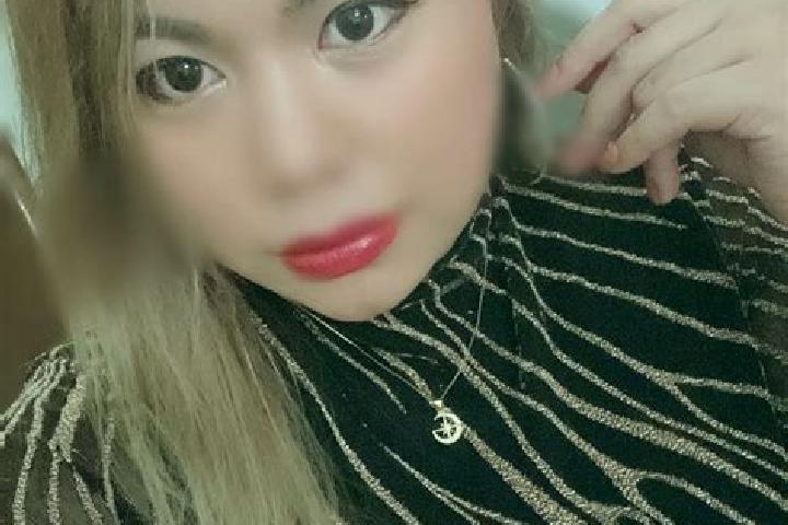 Clara, 34, a blonde amber-eyed asian companion based in Bahashawan. Offering Dinner Date, GFE, Fetish. Available for incall and outcall, overnight bookings a...