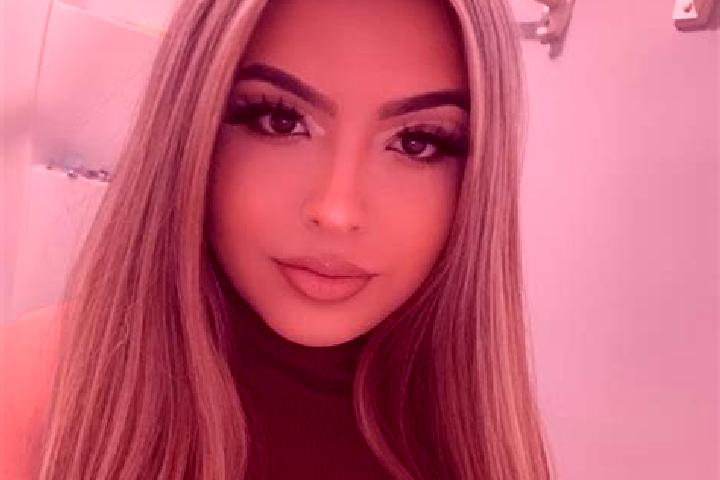 Clara, 34, a blonde amber-eyed latina companion based in Lutzhorn. Offering Fetish, Roleplay, A-Level, Girlfriend Experience, Striptease. Available for incal...