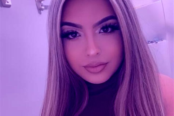 Clara, 34, a blonde amber-eyed latina companion based in Napalitan. Offering Striptease, 69, Roleplay. Available for incall and outcall, overnight bookings a...
