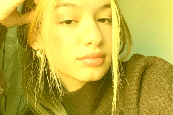 Clara, 34, a blonde brown-eyed indian companion based in Chavar. Offering Duos, Erotic Massage, Roleplay. Available for incall and outcall, day and evening d...