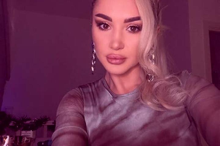 Clara, 34, a blonde grey-eyed middle eastern companion based in Anogeio. Offering Tantra, GFE, Striptease, Fetish. Available for incall and outcall, overnigh...