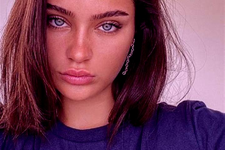 Clara, 34, a brunette brown-eyed middle eastern companion based in Holmfirth. Offering Duos, Prostate Massage, Striptease. Available for incall and outcall, ...