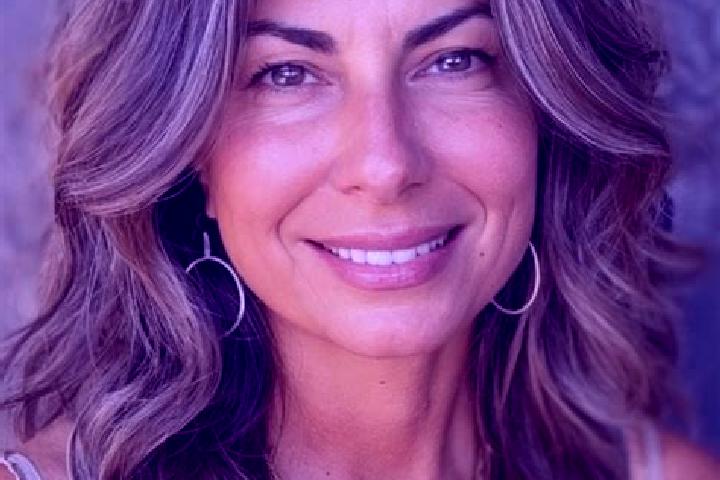 Clara, 34, a brunette grey-eyed european companion based in Chak One Hundred Thirty-eight Nine Left. Offering Dinner Date, Erotic Massage, Prostate Massage. ...