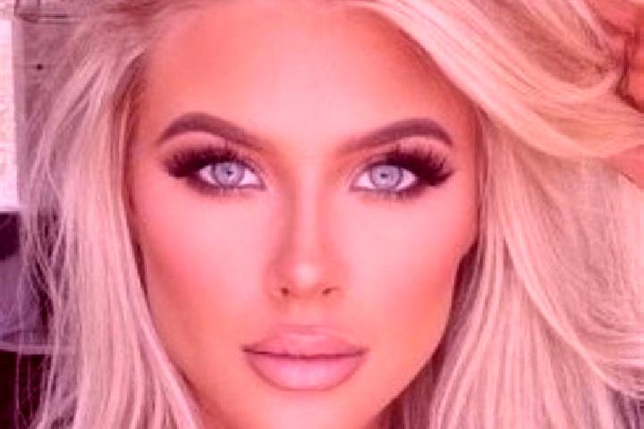 Clara, 34, a platinum blonde grey-eyed european companion based in Zonuz. Offering Duos, Roleplay, Erotic Massage, Tantra, Striptease. Available for incall a...