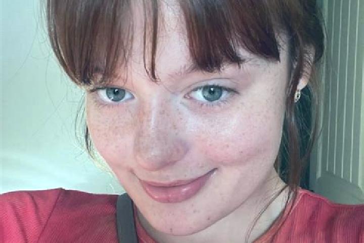 Clara, 34, a red grey-eyed mixed companion based in Lydenburg. Offering Dinner Date, Domination, Fetish, Striptease, 69. Available for incall and outcall, da...
