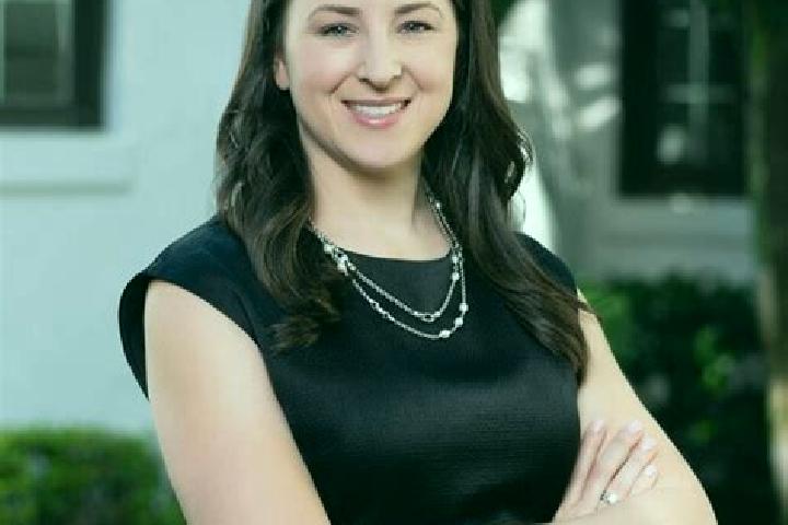Clara, 34 — Escort in Bay Pines, United States