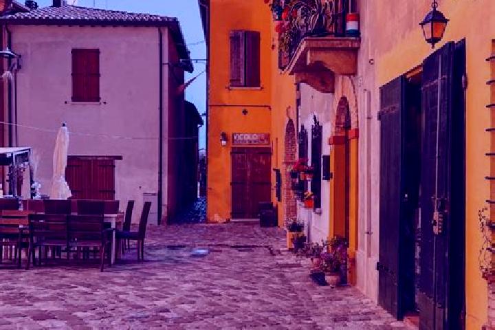 Clara, 34 — Escort in San Giovanni in Marignano, Italy