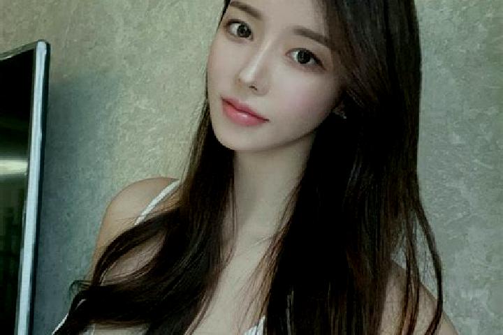 Clara, 34 — Escort in Songqiao, China