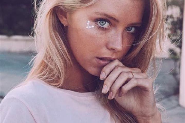 Clara, 35, a blonde blue-eyed indian companion based in Amatitla Santiago. Offering Tantra, Party Girl, 69. Available for incall and outcall, day and evening...
