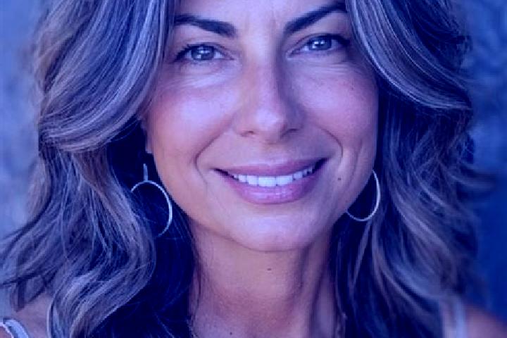 Clara, 35, a brunette grey-eyed middle eastern companion based in Vale do Paraiso. Offering Dinner Date, Travel Companion, OWO, Deep French Kissing. Availabl...