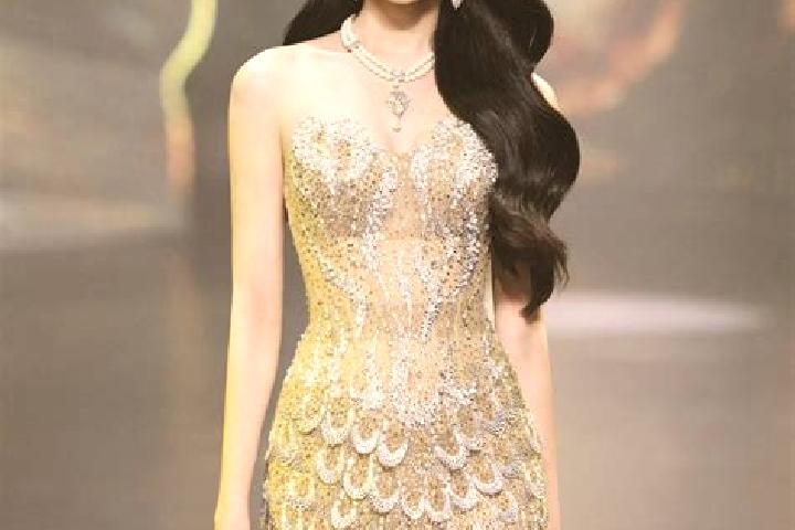 Clara, 35 — Escort in Huong Thuy, Vietnam
