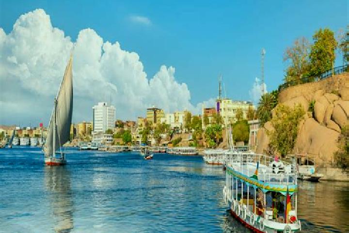 Clara, 35 — Escort in Naqadah, Egypt