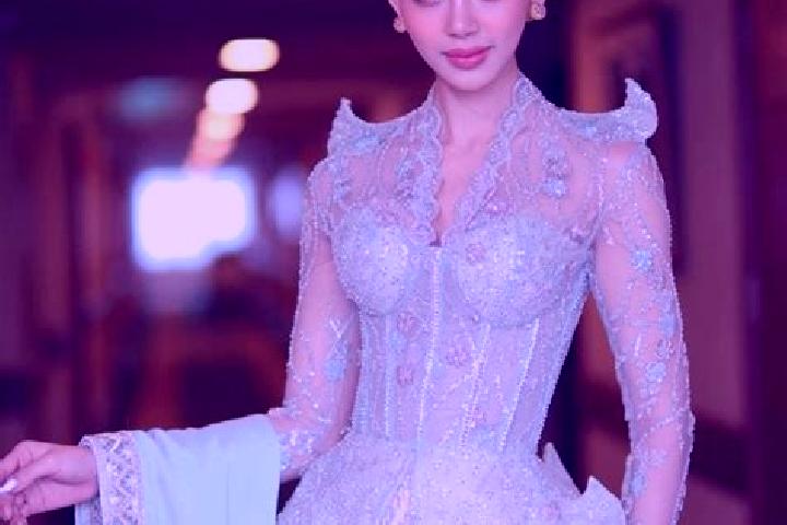 Clara, 35 — Escort in Pachaung, Myanmar