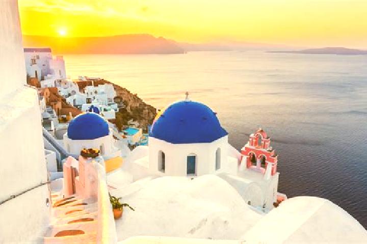 Clara, 35 — Escort in Romirion, Greece