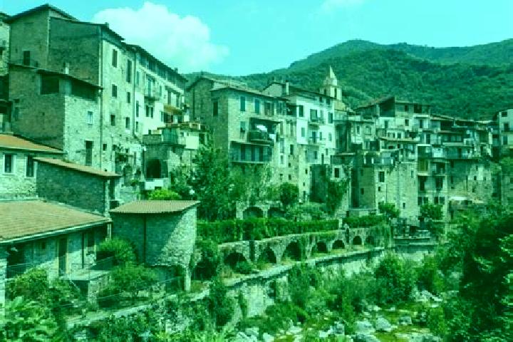 Clara, 35 — Escort in Tiglieto, Italy