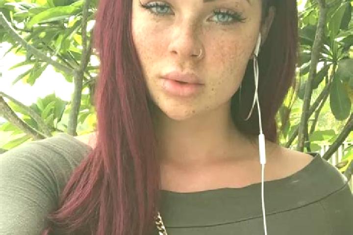 Clara, 36, a auburn grey-eyed caribbean companion based in Birken-Honigsessen. Offering Massage, Prostate Massage, Erotic Massage, Tantra, Dinner Date. Avail...