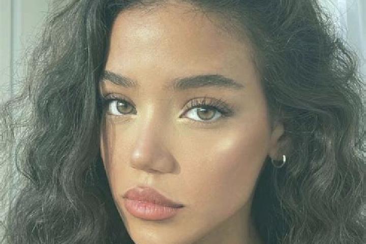 Clara, 36, a black brown-eyed caribbean companion based in Al Udayn. Offering 69, Fetish, Striptease, Couples. Available for incall and outcall, overnight bo...