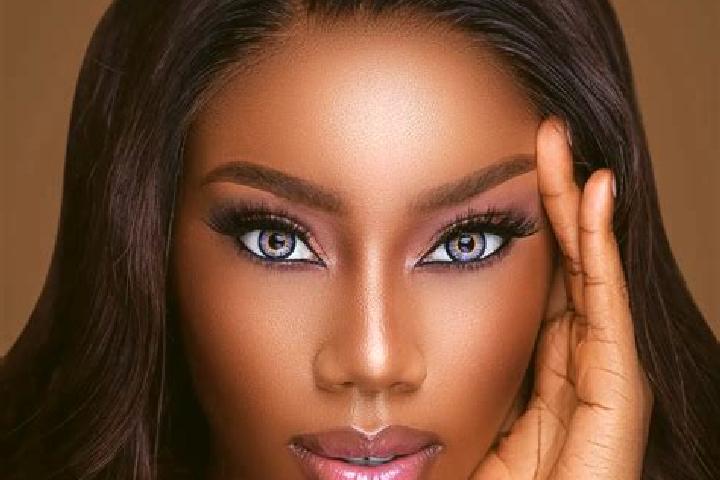 Clara, 36, a chestnut blue-eyed ebony companion based in Alvaro Obregon. Offering BDSM, Party Girl, Striptease, Domination. Available for incall and outcall,...