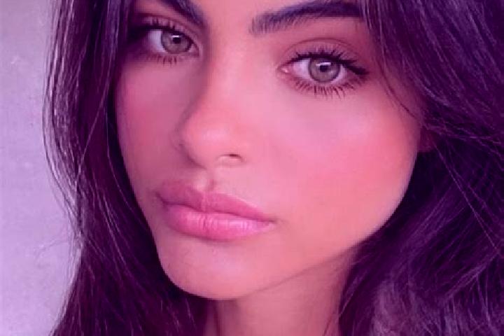Clara, 36, a chestnut dark-eyed european companion based in Lubenec. Offering Duos, OWO, GFE. Available for incall and outcall, overnight bookings available.