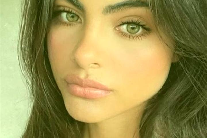 Clara, 36, a chestnut dark-eyed latina companion based in Rakovica. Offering Deep French Kissing, Domination, Travel Companion, Party Girl, Massage. Availabl...