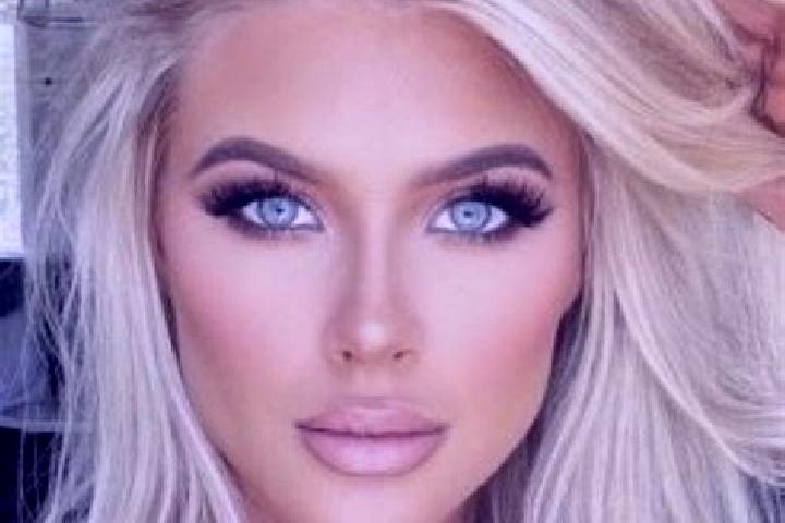 Clara, 36, a platinum blonde hazel-eyed mixed companion based in Cornell. Offering 69, OWO, Striptease, BDSM. Available for incall and outcall, overnight boo...