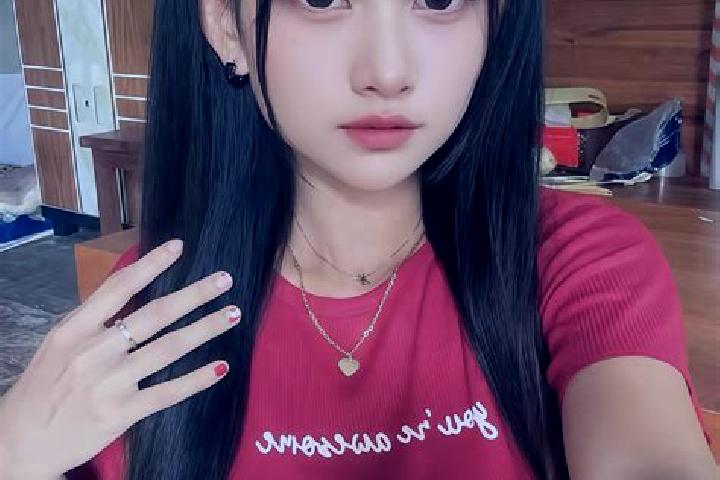 Clara, 36 — Escort in Batangan, Indonesia