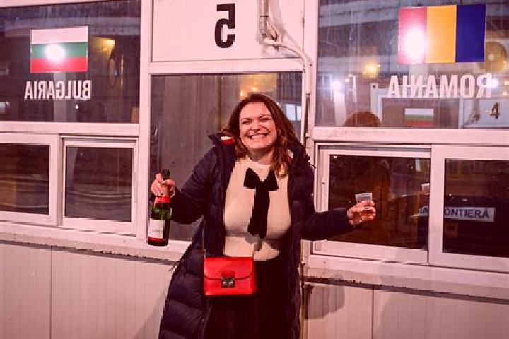 Clara, 36 — Escort in Batin, Romania