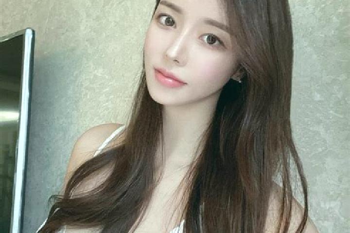 Clara, 36 — Escort in Dalongzhan, China