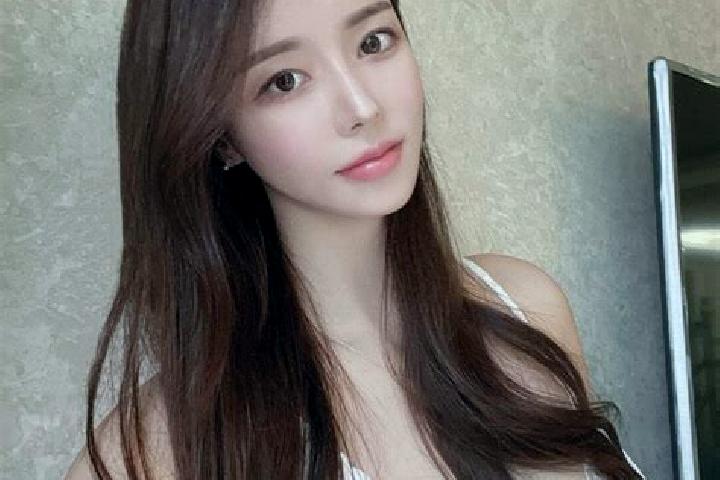 Clara, 36 — Escort in Miaodong, China