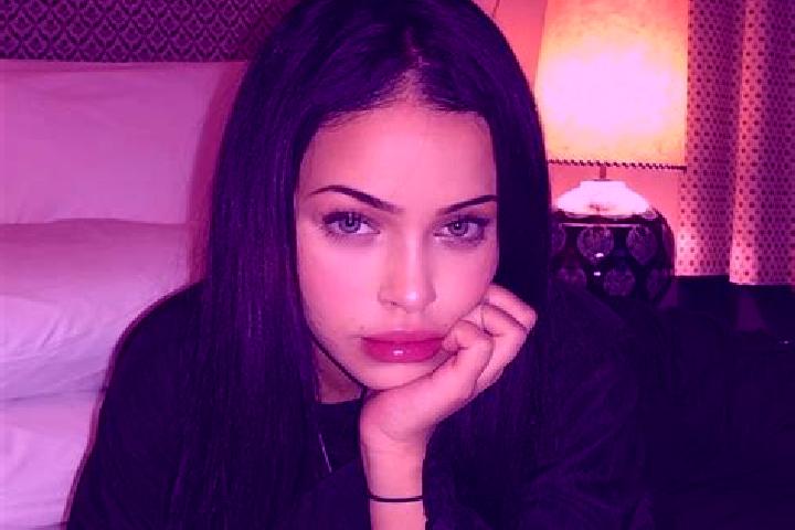 Clara, 37, a black dark-eyed mixed companion based in Caprezzo. Offering Girlfriend Experience, OWO, Roleplay, A-Level. Available for incall and outcall, ove...