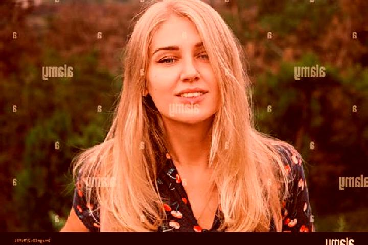 Clara, 37, a blonde blue-eyed middle eastern companion based in Frenchman s Fort. Offering Roleplay, Prostate Massage, Fetish. Available for incall and outca...