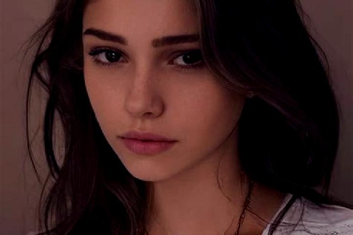 Clara, 37, a chestnut hazel-eyed slavic companion based in Letus. Offering CIM, Couples, Deep French Kissing. Available for incall and outcall, day and eveni...
