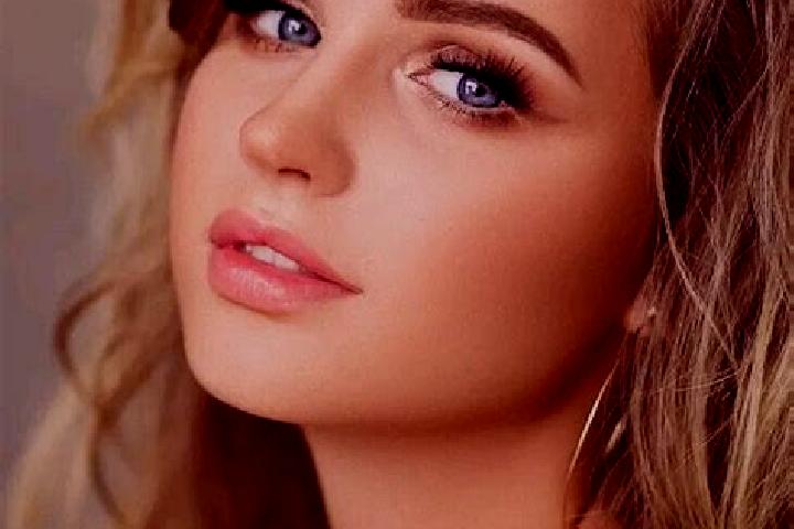 Clara, 37, a dark blonde blue-eyed caucasian companion based in Lapanga. Offering Striptease, Tantra, Couples. Available for incall and outcall, overnight bo...