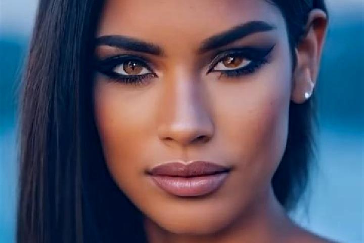 Clara, 37, a red grey-eyed latina companion based in Koror. Offering Overnight, Duos, GFE. Available for incall and outcall, overnight bookings available.