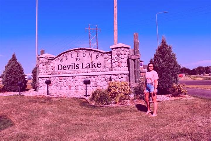 Clara, 37 — Escort in Devils Lake, United States
