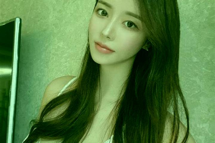 Clara, 37 — Escort in Jiabeiyan, China