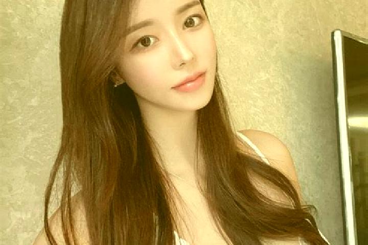 Clara, 37 — Escort in Yingcui, China